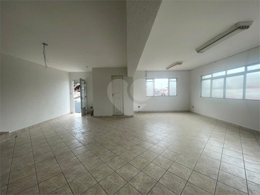 PRÉDIO  NA ENGENHEIRO CAETANO ALVARES.COM 316 METROS 5 BANHEIROS 3 VAGAS DE GARAGEM.