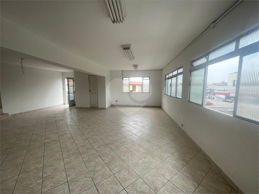 PRÉDIO  NA ENGENHEIRO CAETANO ALVARES.COM 316 METROS 5 BANHEIROS 3 VAGAS DE GARAGEM.