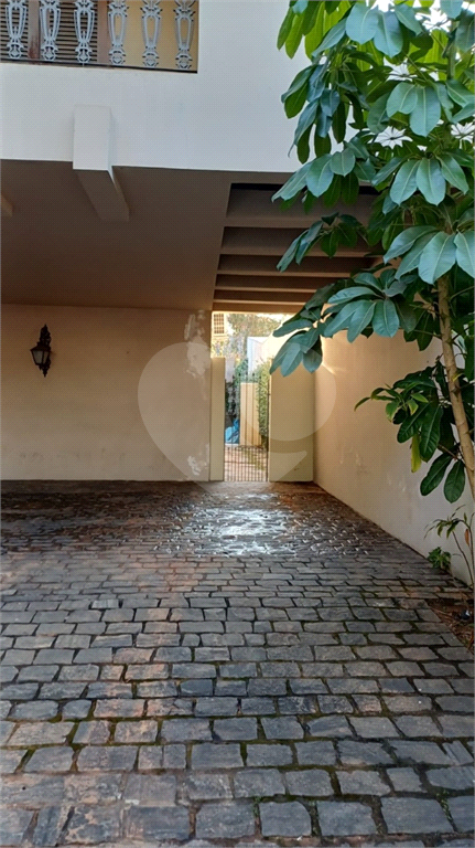 ALTO DE PINHEIROS - SOBRADO 6 DORMS 