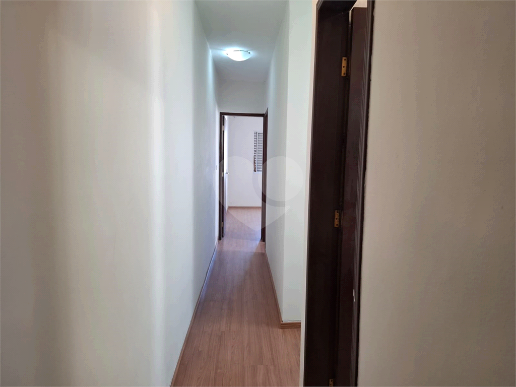 Sobrado LOCAÇÃO Vila Ema com 164m2, 4 quartos, 2 suítes, 2 salas, cozinha, 5 banheiros, área de serviço e 2 vagas de garagem