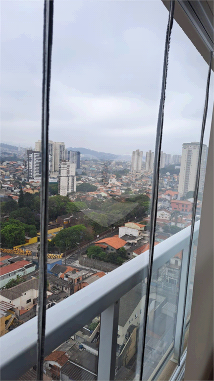 Apartamento com 117m² com 03 vagas cobertas e fixas, 3 dormitórios sendo 2 suítes, porteira fechada.