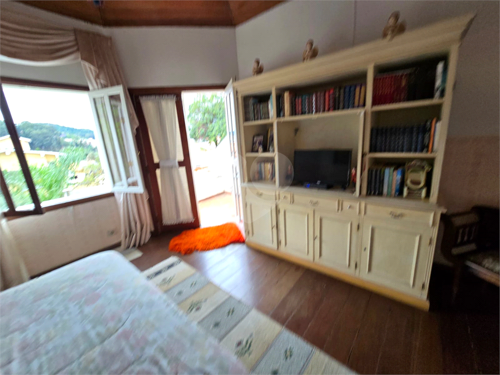 Sobrrado à venda no Tremembé com 4 suítes / 6 vagas/ área de lazer / 450 m²