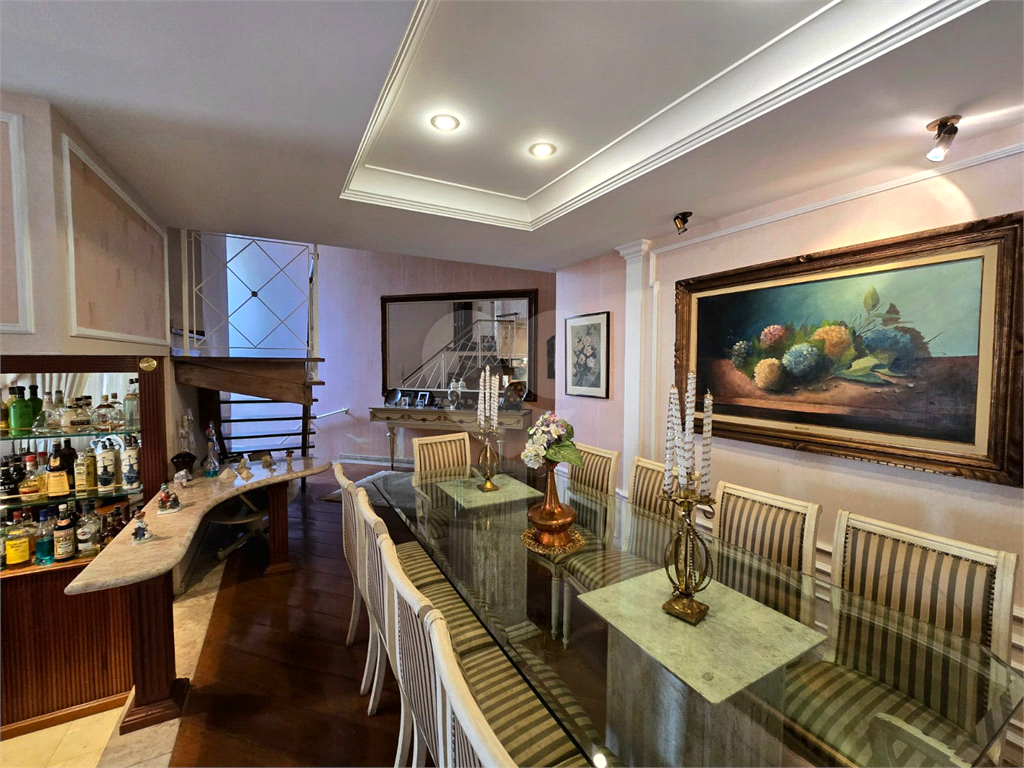 Sobrrado à venda no Tremembé com 4 suítes / 6 vagas/ área de lazer / 450 m²