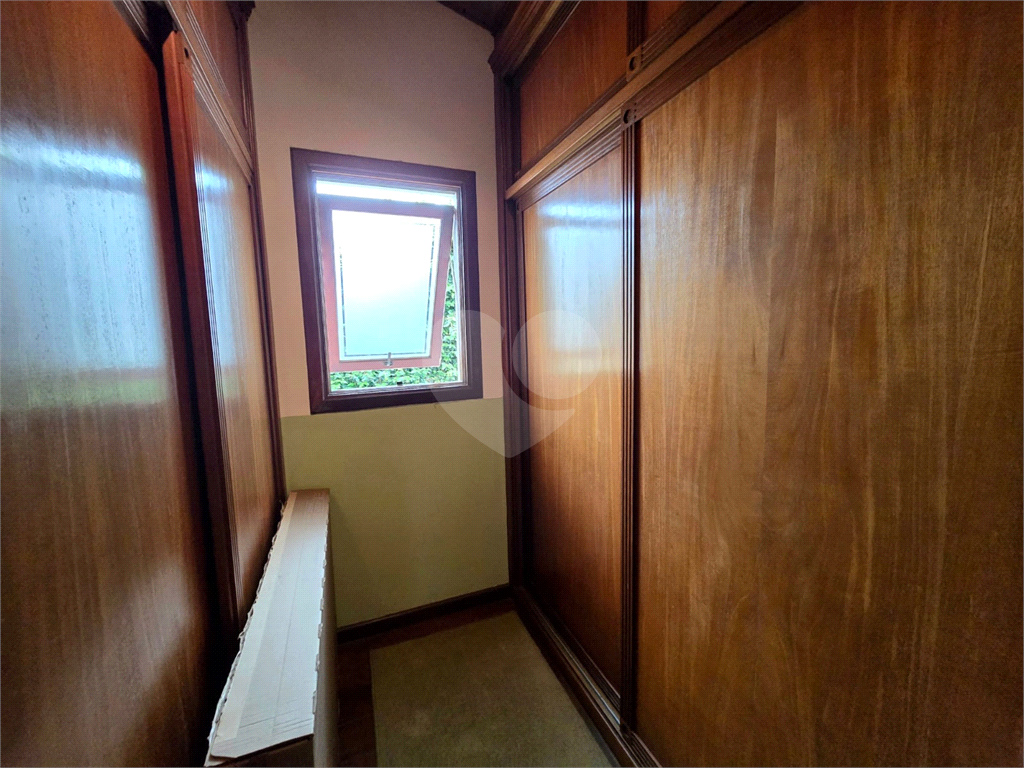 Sobrrado à venda no Tremembé com 4 suítes / 6 vagas/ área de lazer / 450 m²
