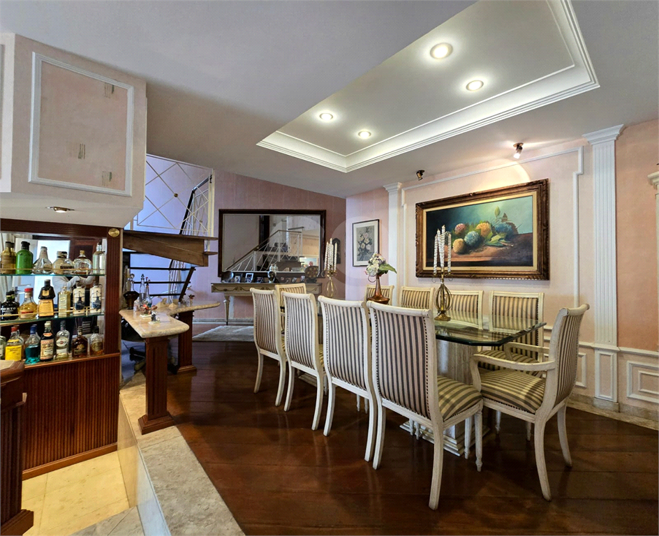 Sobrrado à venda no Tremembé com 4 suítes / 6 vagas/ área de lazer / 450 m²