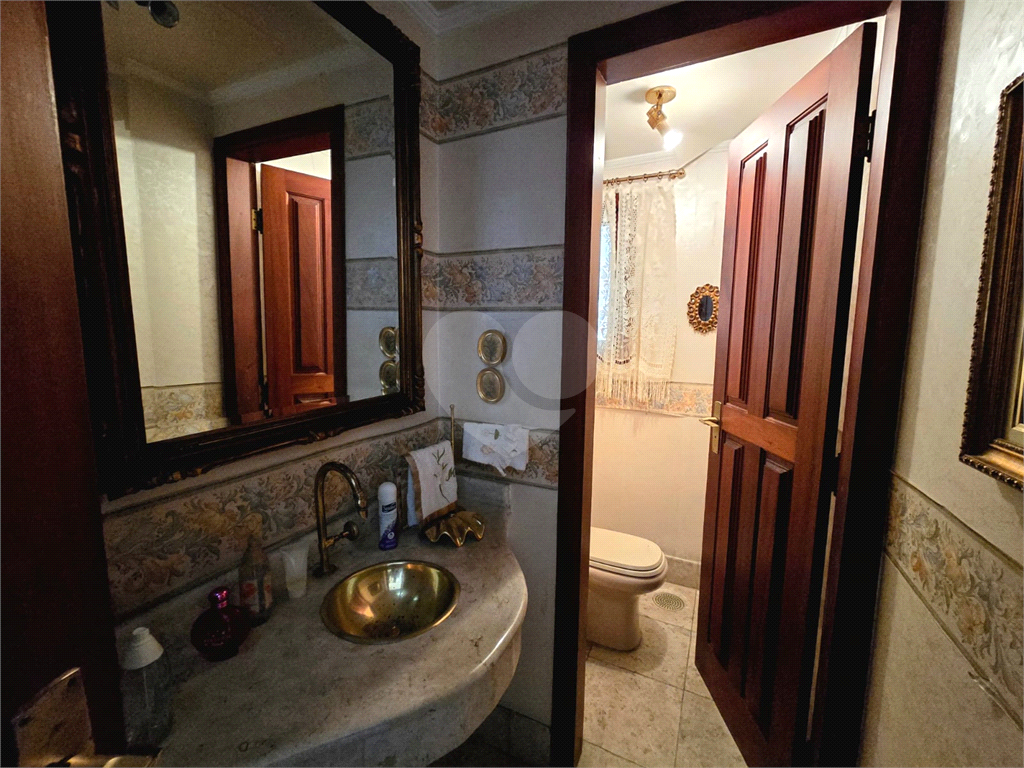 Sobrrado à venda no Tremembé com 4 suítes / 6 vagas/ área de lazer / 450 m²