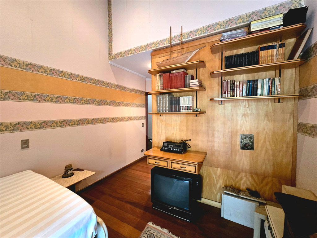 Sobrrado à venda no Tremembé com 4 suítes / 6 vagas/ área de lazer / 450 m²