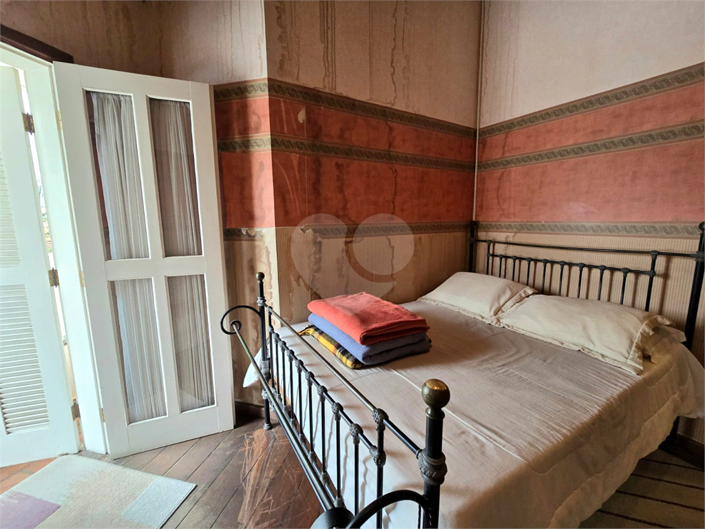 Sobrrado à venda no Tremembé com 4 suítes / 6 vagas/ área de lazer / 450 m²