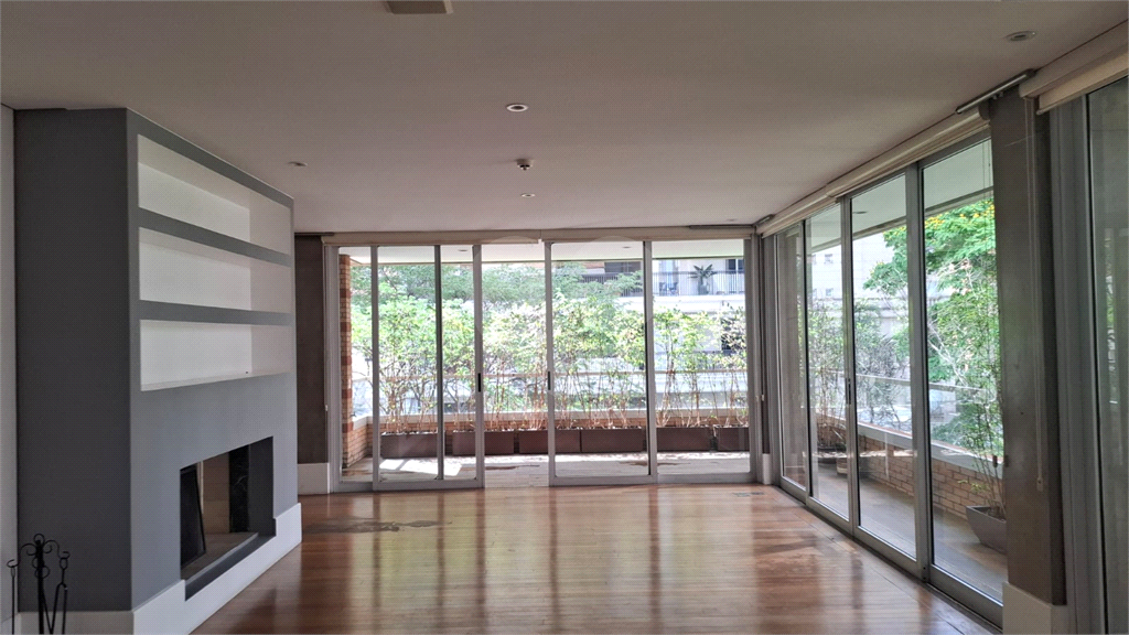 APARTAMENTO em ITAIM BIBI