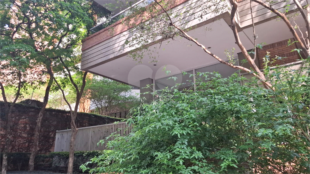 APARTAMENTO em ITAIM BIBI