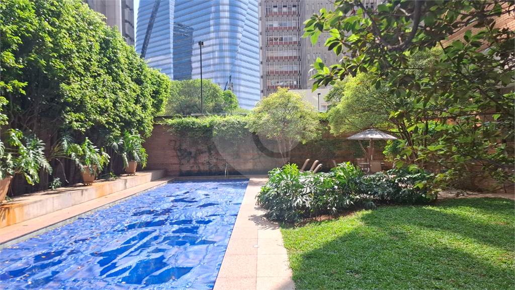 APARTAMENTO em ITAIM BIBI
