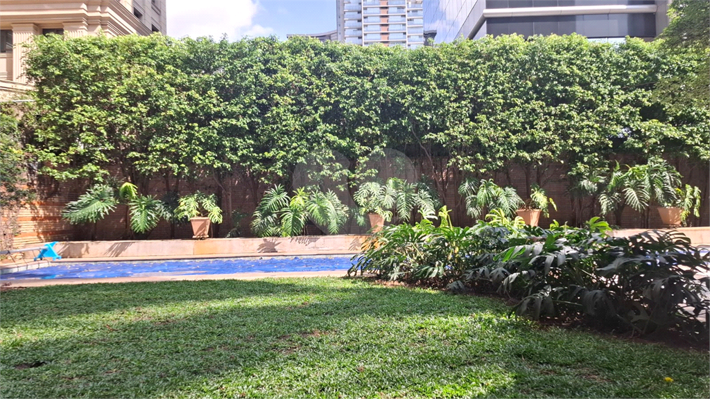 APARTAMENTO em ITAIM BIBI