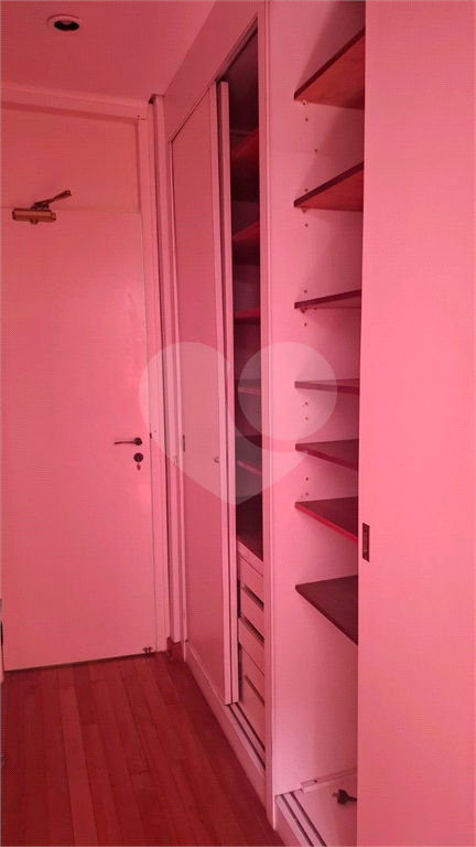APARTAMENTO em ITAIM BIBI