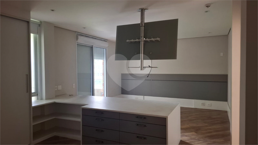 APARTAMENTO em ITAIM BIBI