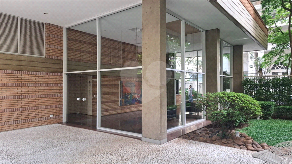 APARTAMENTO em ITAIM BIBI