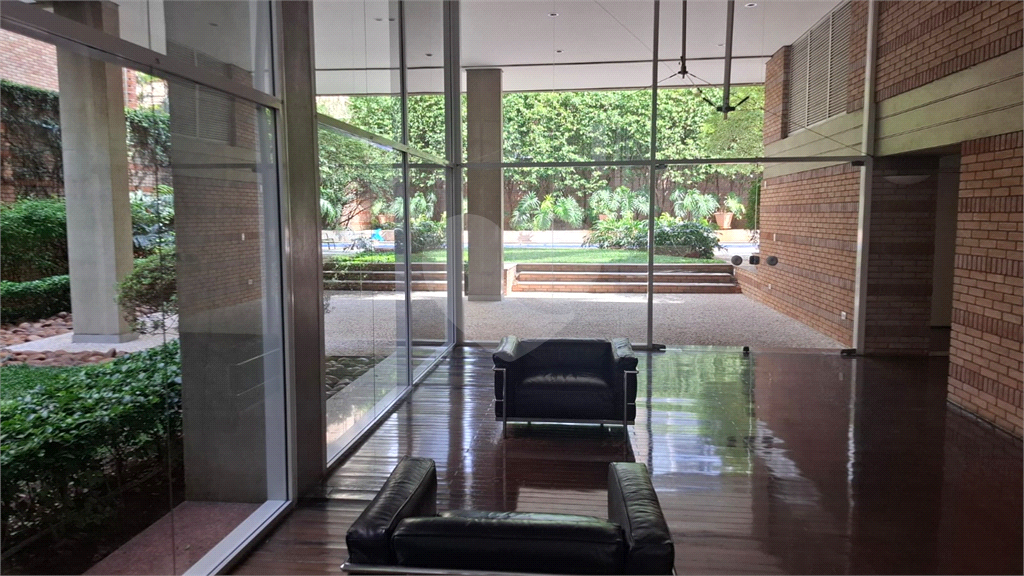 APARTAMENTO em ITAIM BIBI