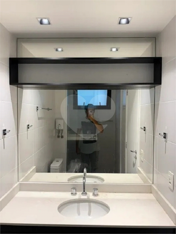 Apartamento em Pinheiros com 1 quarto e 1 vga