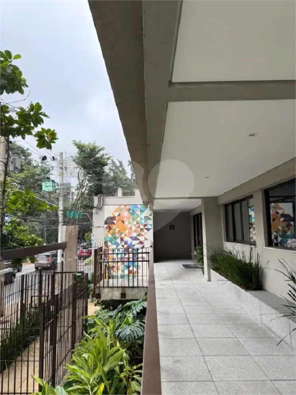 Apartamento em Pinheiros com 1 quarto e 1 vga