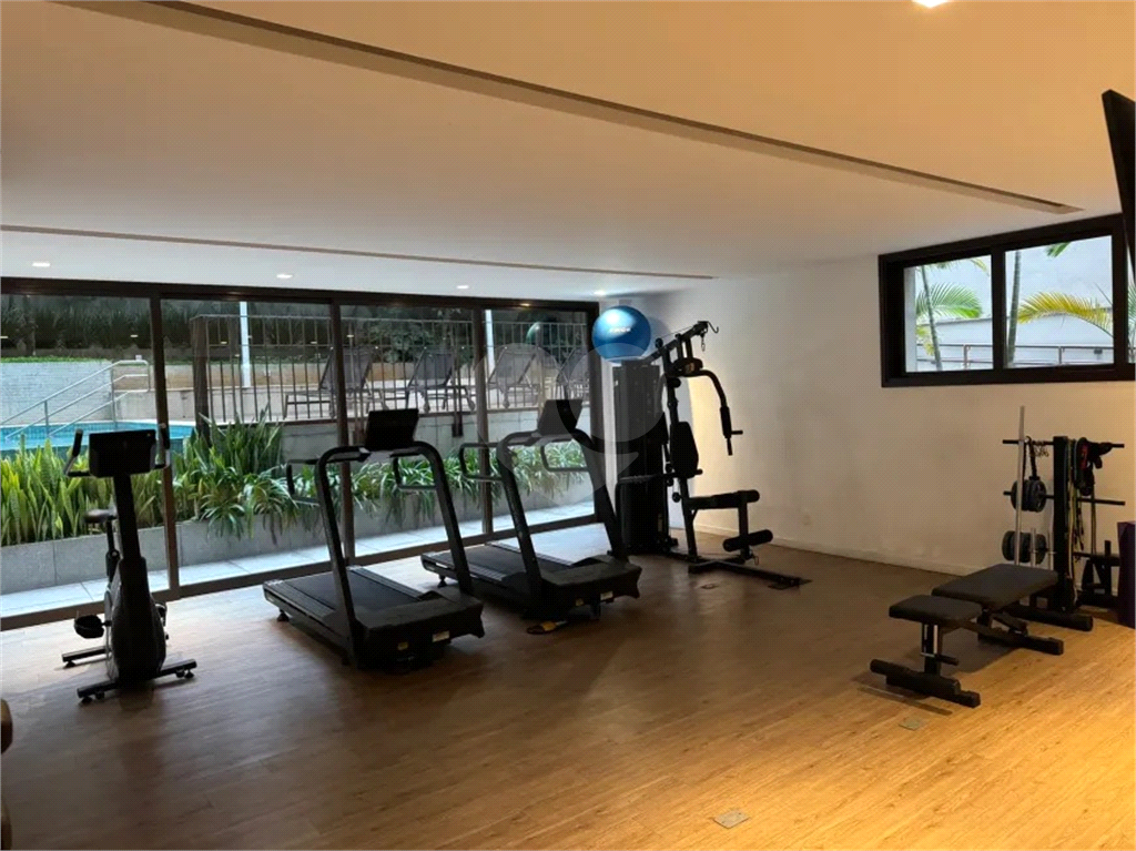 Apartamento em Pinheiros com 1 quarto e 1 vga