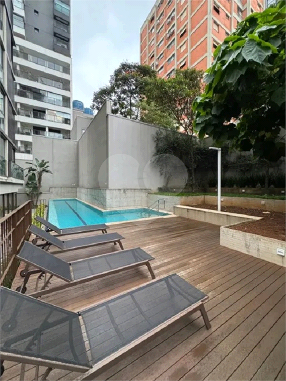 Apartamento em Pinheiros com 1 quarto e 1 vga