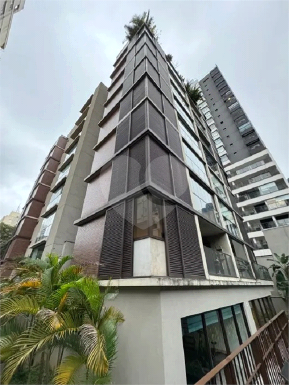 Apartamento em Pinheiros com 1 quarto e 1 vga