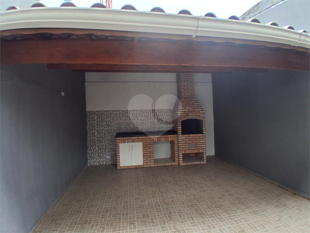 Sobrado impecável com 3 dormitórios sendo 1 suite  e espaço gourmet no Jardim Adriana
