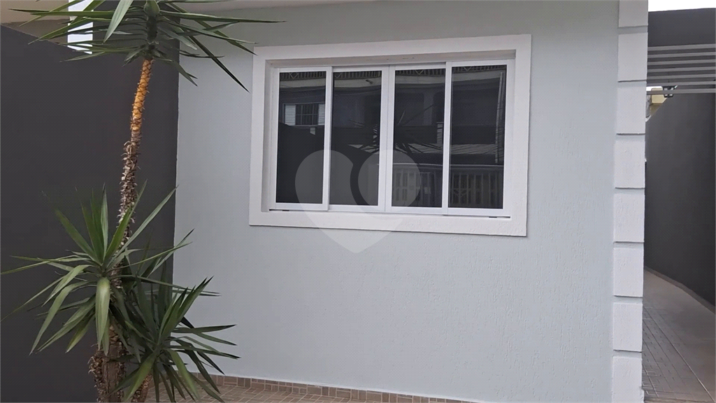 Sobrado impecável com 3 dormitórios sendo 1 suite  e espaço gourmet no Jardim Adriana