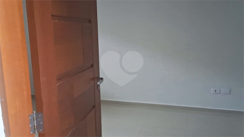 Sobrado impecável com 3 dormitórios sendo 1 suite  e espaço gourmet no Jardim Adriana