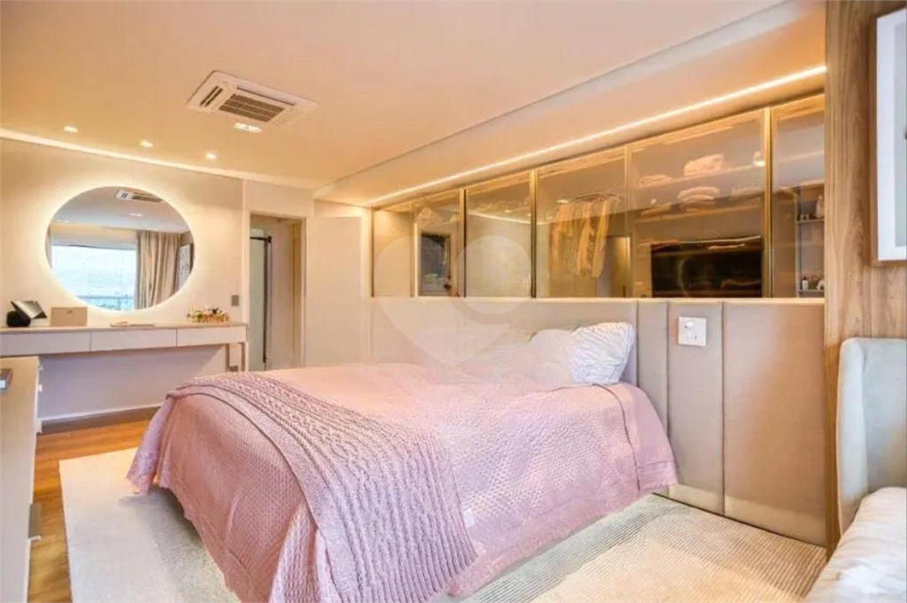 APARTAMENTO em SANTANA