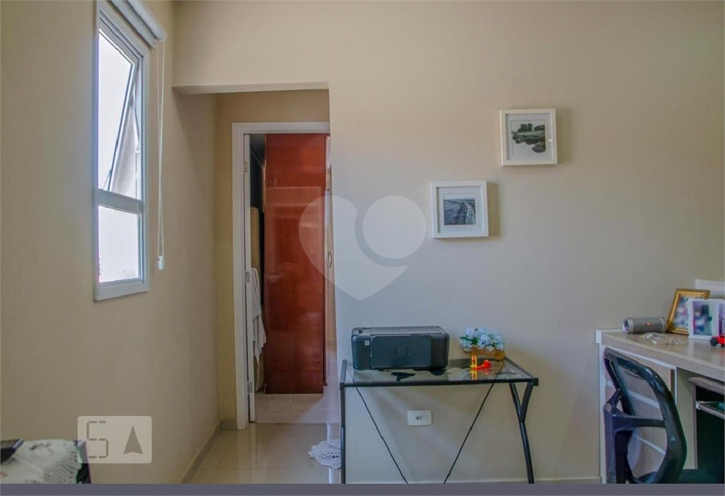 Sobrado com 3 quartos, suíte, 3 vagas, quintal e 3 casas extras para renda