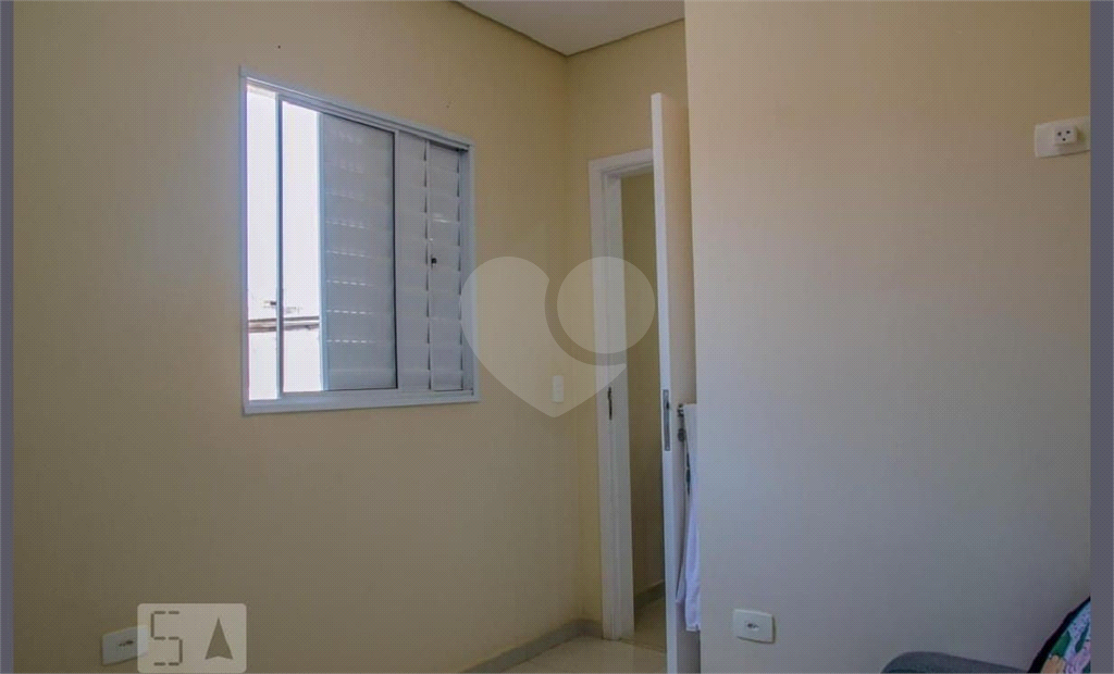 Sobrado com 3 quartos, suíte, 3 vagas, quintal e 3 casas extras para renda
