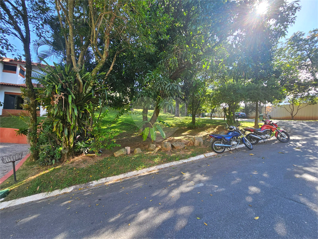 TERRENO DE ESQUINA À VENDA NO RESIDENCIAL ALPHAVILLE 3 
