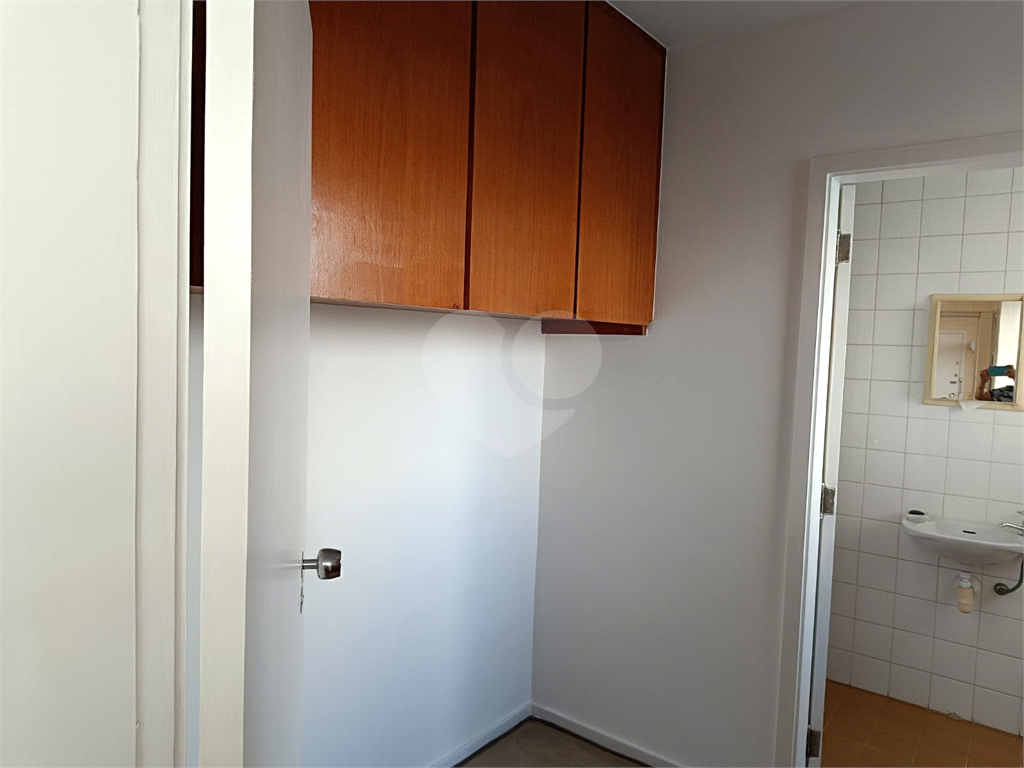 Apartamento em Moema com 3 quartos