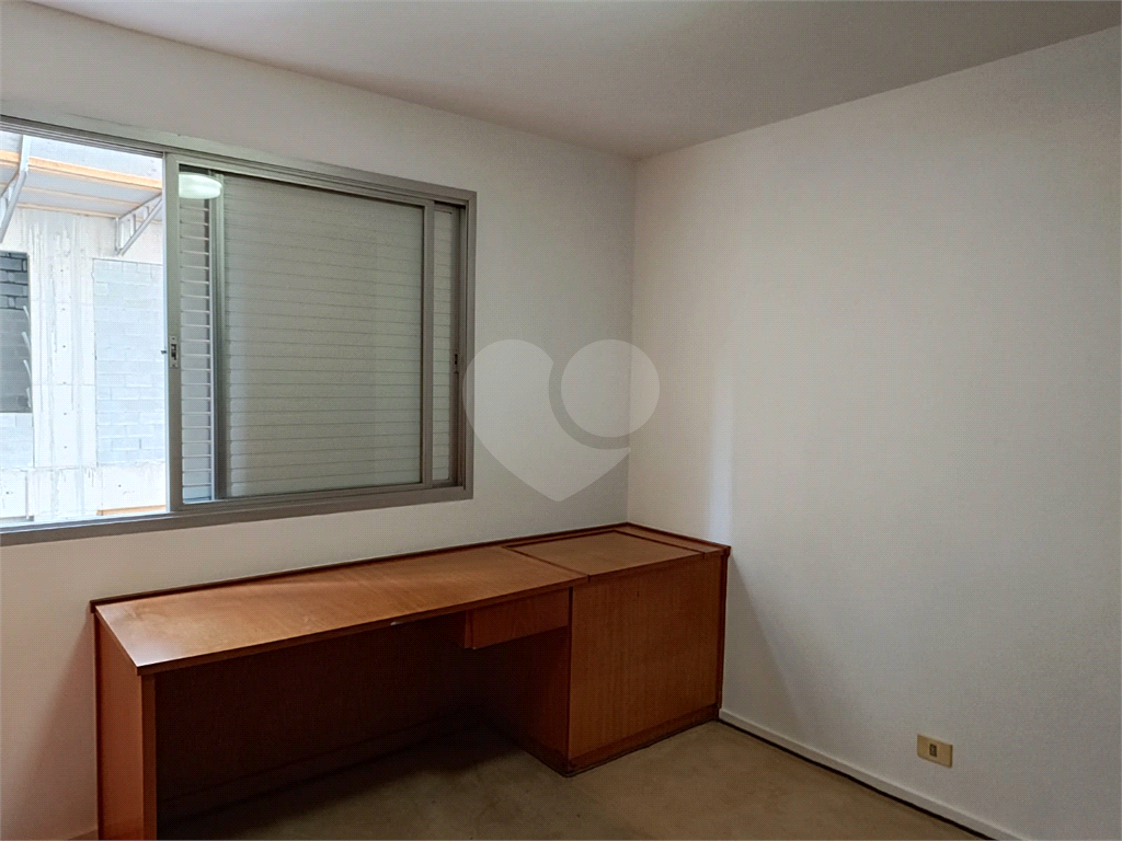 Apartamento em Moema com 3 quartos