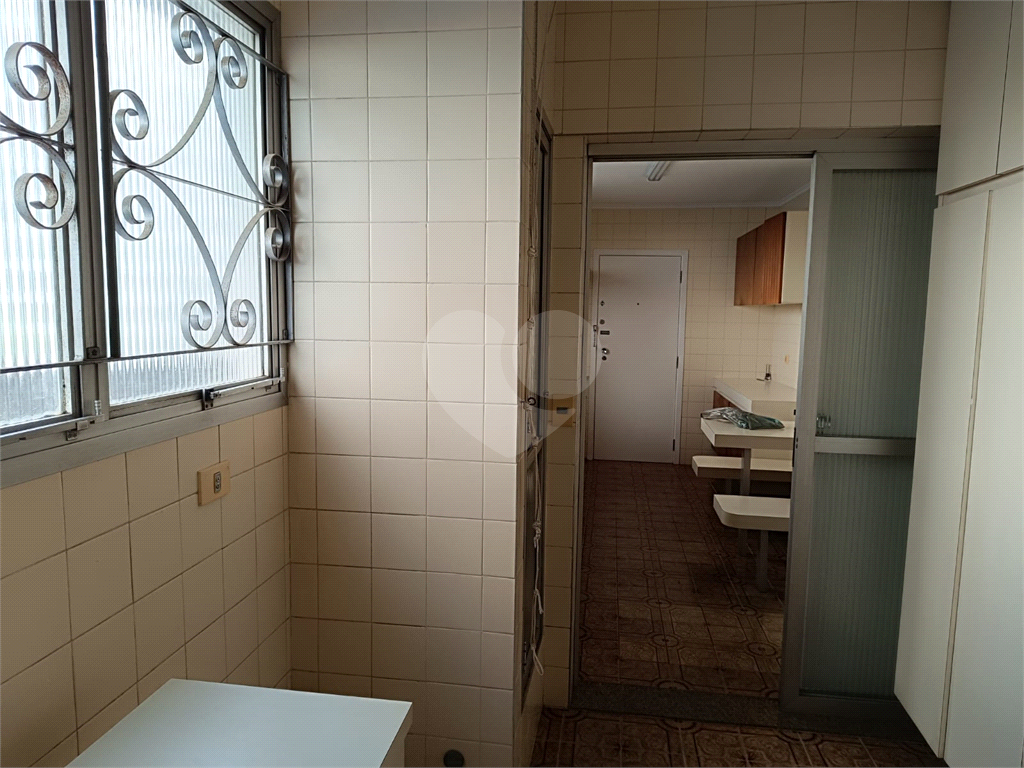 Apartamento em Moema com 3 quartos