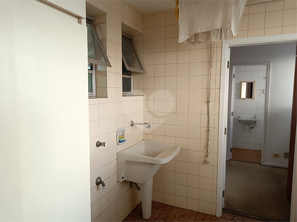 Apartamento em Moema com 3 quartos