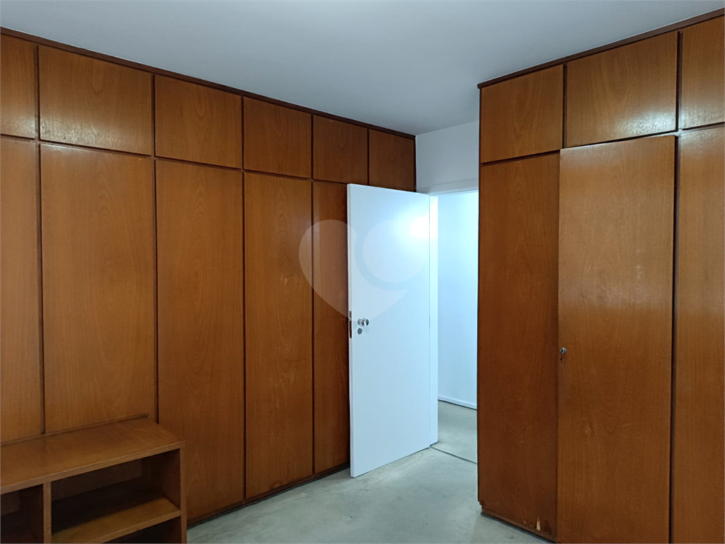 Apartamento em Moema com 3 quartos