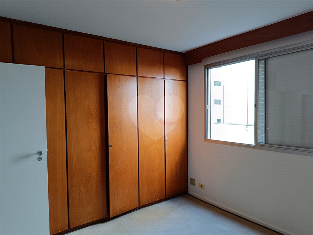 Apartamento em Moema com 3 quartos