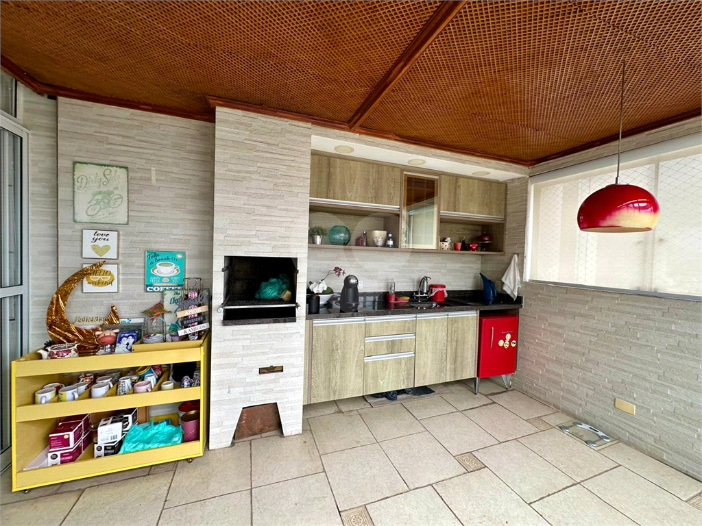 Tenha o privilégio de morar em uma cobertura dm² -3 dorm,137 mt, 02 suites, 2 vagas.