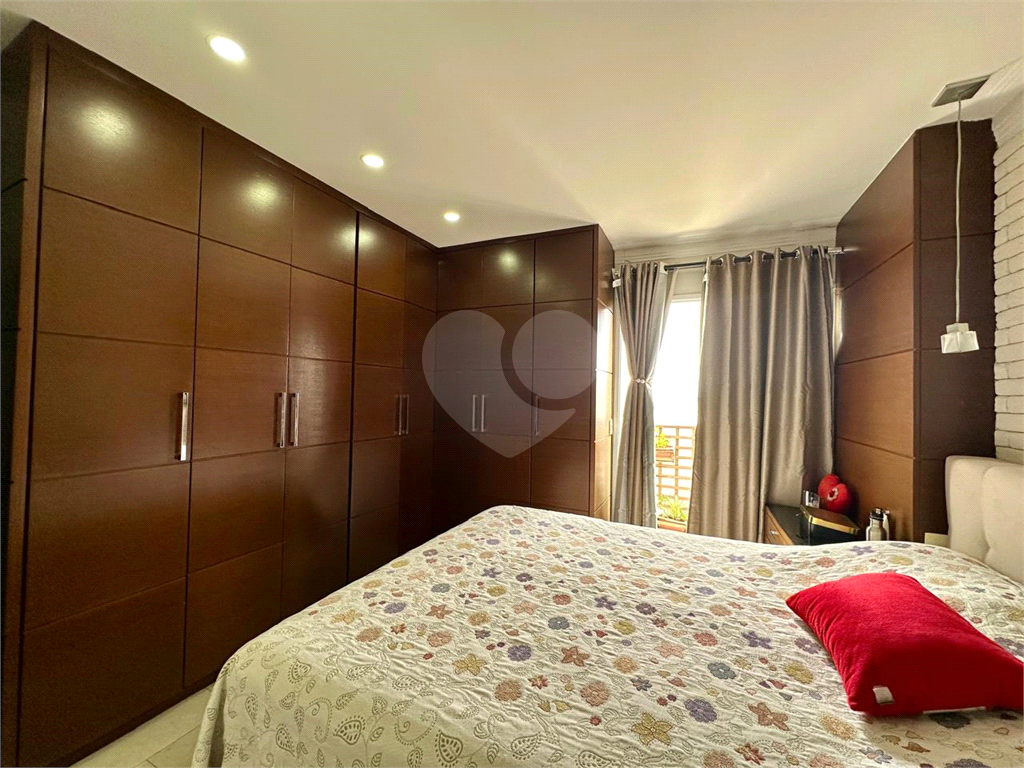 Tenha o privilégio de morar em uma cobertura dm² -3 dorm,137 mt, 02 suites, 2 vagas.