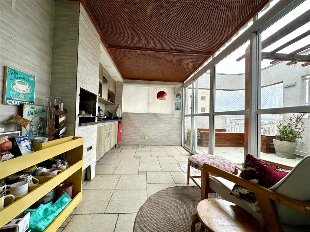 Tenha o privilégio de morar em uma cobertura dm² -3 dorm,137 mt, 02 suites, 2 vagas.