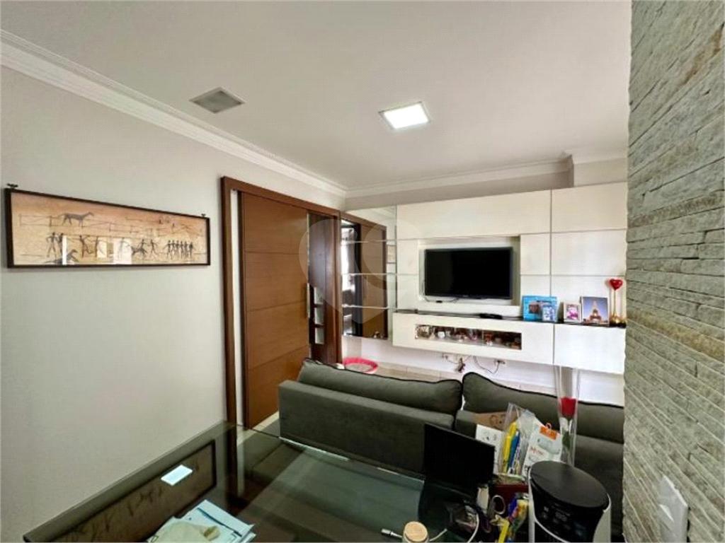 Tenha o privilégio de morar em uma cobertura dm² -3 dorm,137 mt, 02 suites, 2 vagas.