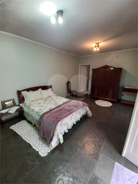 SOBRADO 03 DORMS NO BAIRRO BRANCO EM RUA TRANQUILA E AGRADAVEL - OTIMO PREÇO