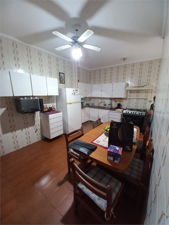 SOBRADO 03 DORMS NO BAIRRO BRANCO EM RUA TRANQUILA E AGRADAVEL - OTIMO PREÇO
