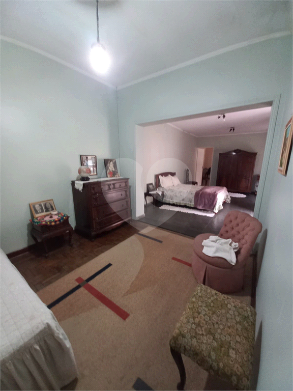 SOBRADO 03 DORMS NO BAIRRO BRANCO EM RUA TRANQUILA E AGRADAVEL - OTIMO PREÇO