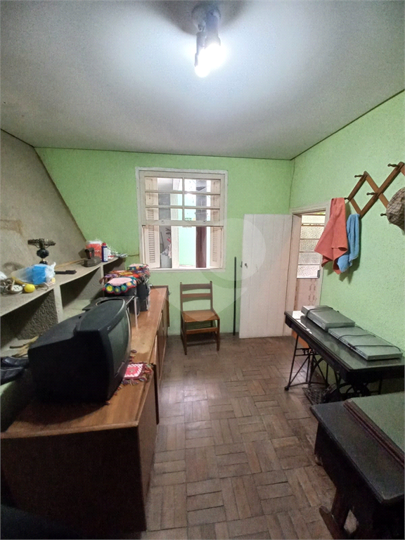 SOBRADO 03 DORMS NO BAIRRO BRANCO EM RUA TRANQUILA E AGRADAVEL - OTIMO PREÇO