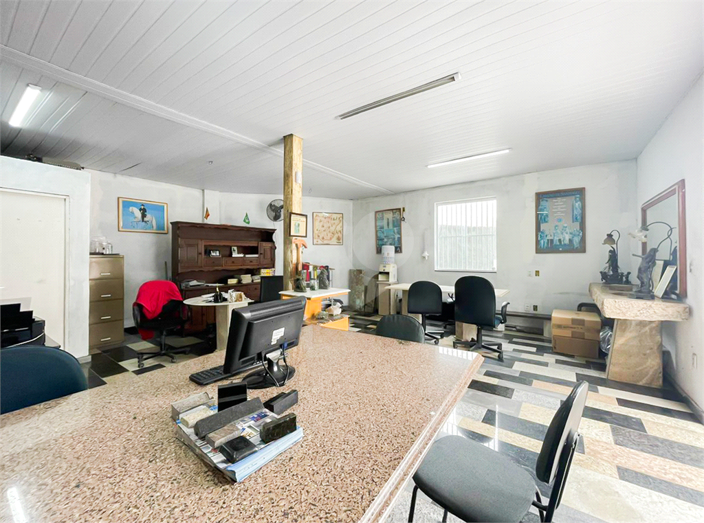 Galpão - Jardim Maria Luiza - 270 m² - 10 Vagas - Locação / Aluguel