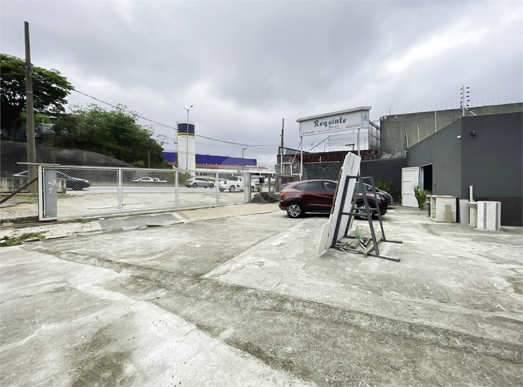 Galpão - Jardim Maria Luiza - 270 m² - 10 Vagas - Locação / Aluguel