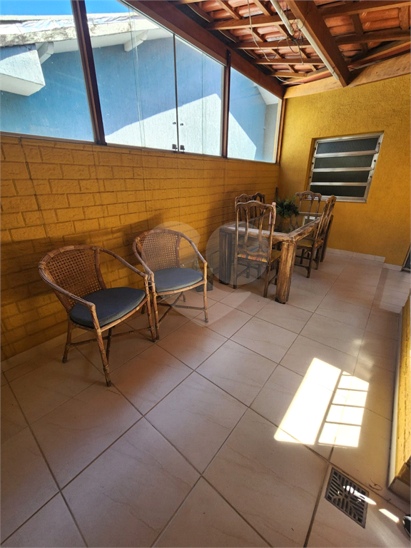 Sobrado no Jardim França - Zona Norte de São Paulo com 150 m², 3 dormitórios (1 suíte), 2 vagas. Localização privilegiada.