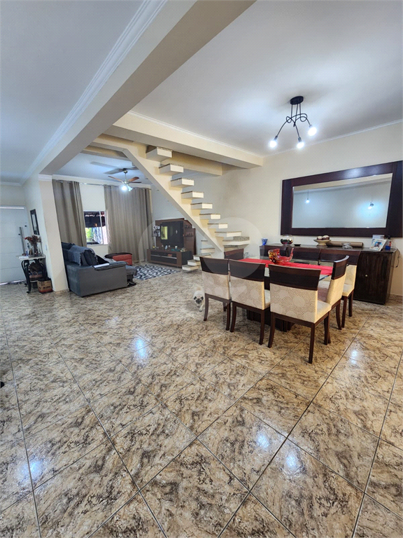 Sobrado no Jardim França - Zona Norte de São Paulo com 150 m², 3 dormitórios (1 suíte), 2 vagas. Localização privilegiada.